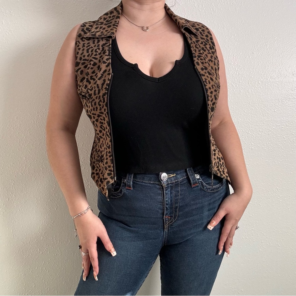 Vintage 90s Tan Black Suede Leather Cheetah Print V Neck Zip Up Biker Vest Top - Picture 2 of 10